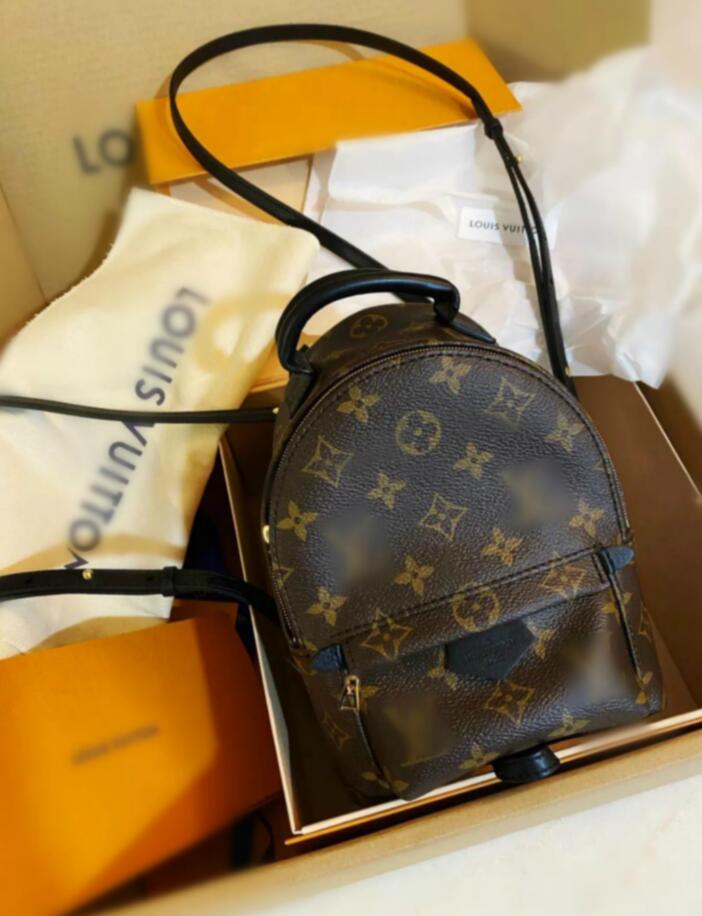 2021 LVLOUISVITTON VUTTON Palm Springs Women Mini Backpack Luxury Designers Bag Ladies Small Backpacks Fashion Mobile Phone Purse
2021 LVLOUISVITTON VUTTON Palm Springs Women Mini Backpack Luxury Designers Bag Ladies Small Backpacks Fashion Mobile Phone Purse