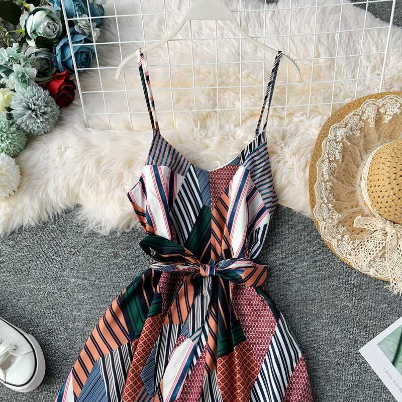Women Retro Print Chiffon Dress New 2020 Summer Spaghetti Strap Sexy V-neck Beach Dresses Lady Boho With Belt Long Robe Vestido Y0603, Multi
Women Retro Print Chiffon Dress New 2020 Summer Spaghetti Strap Sexy V-neck Beach Dresses Lady Boho With Belt Long Robe Vestido Y0603, Multi