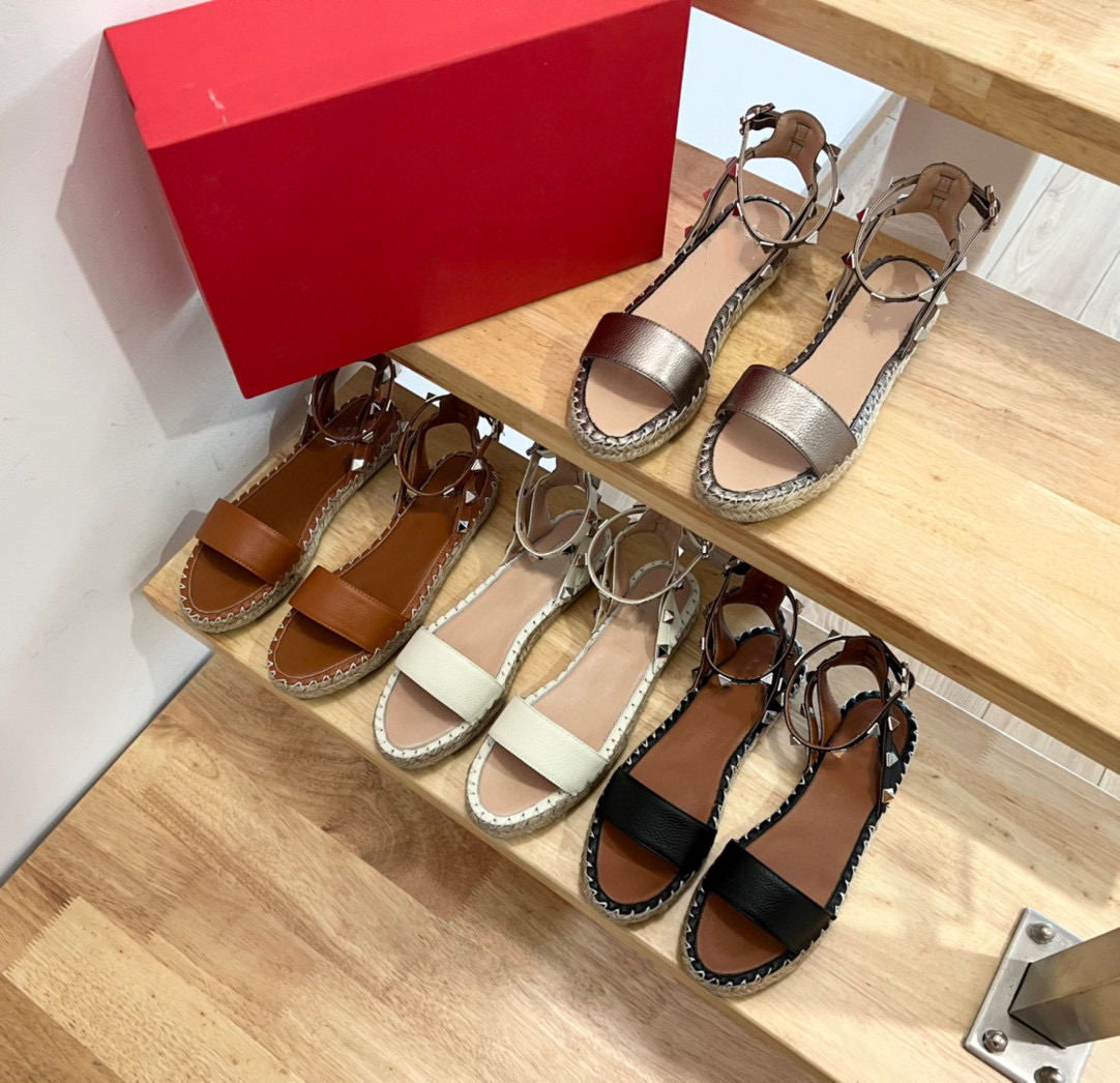 Summer fashion open-toe sandals, low-heeled shiny side buckle casual women sandals, Black
Summer fashion open-toe sandals, low-heeled shiny side buckle casual women sandals, Black