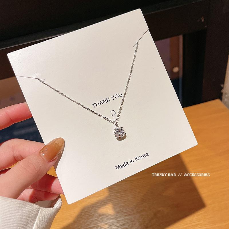 Pendant Necklaces Fashion Square Diamond Super Flash Zircon Titanium Steel Necklace Female Ins Tide Simple Temperament Clavicle Chain
Pendant Necklaces Fashion Square Diamond Super Flash Zircon Titanium Steel Necklace Female Ins Tide Simple Temperament Clavicle Chain