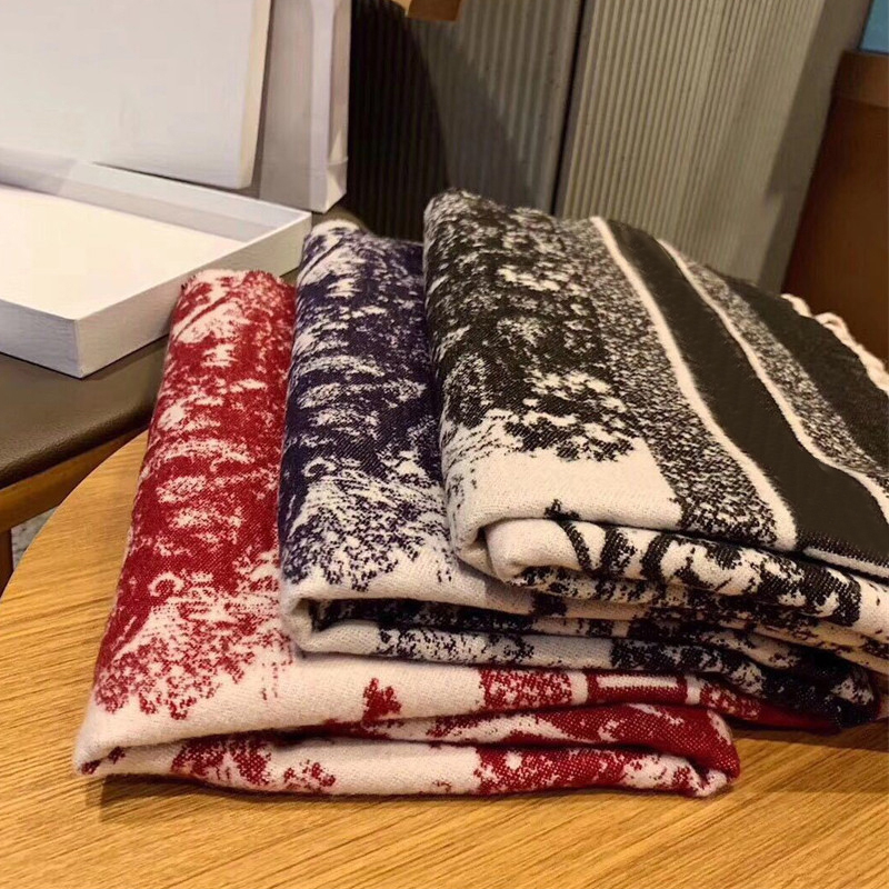 Dropship Fashion Brand Winter Warm Scarves Gentleman Striped Wool Fringed Women's Scarf with Gift Box 70cm*180cm X0903B
Dropship Fashion Brand Winter Warm Scarves Gentleman Striped Wool Fringed Women's Scarf with Gift Box 70cm*180cm X0903B