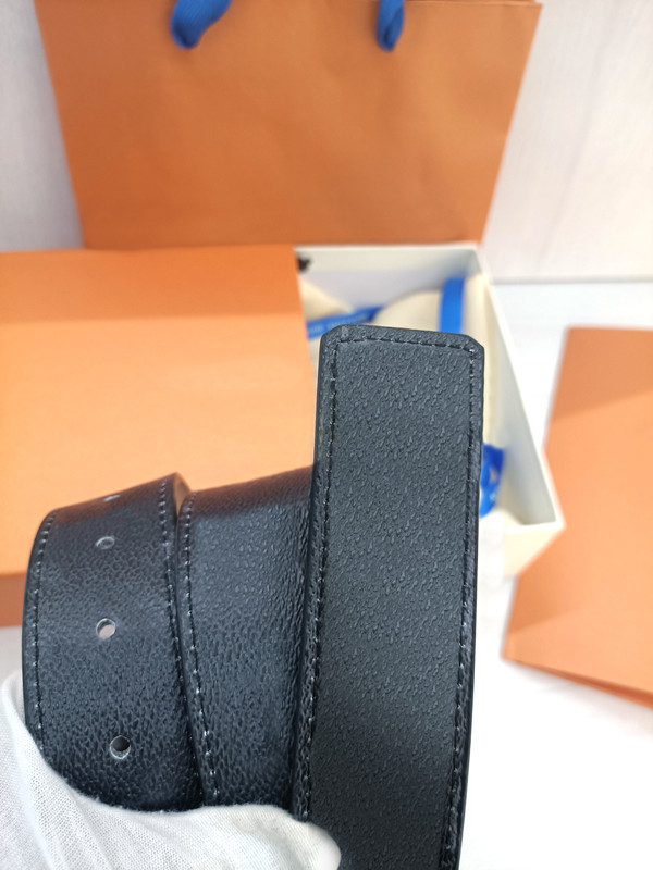 2021 brand belt, multi-color optional designer belts, high-quality men's and women's outdoor leisure luxury belts, Belt and box
2021 brand belt, multi-color optional designer belts, high-quality men's and women's outdoor leisure luxury belts, Belt and box