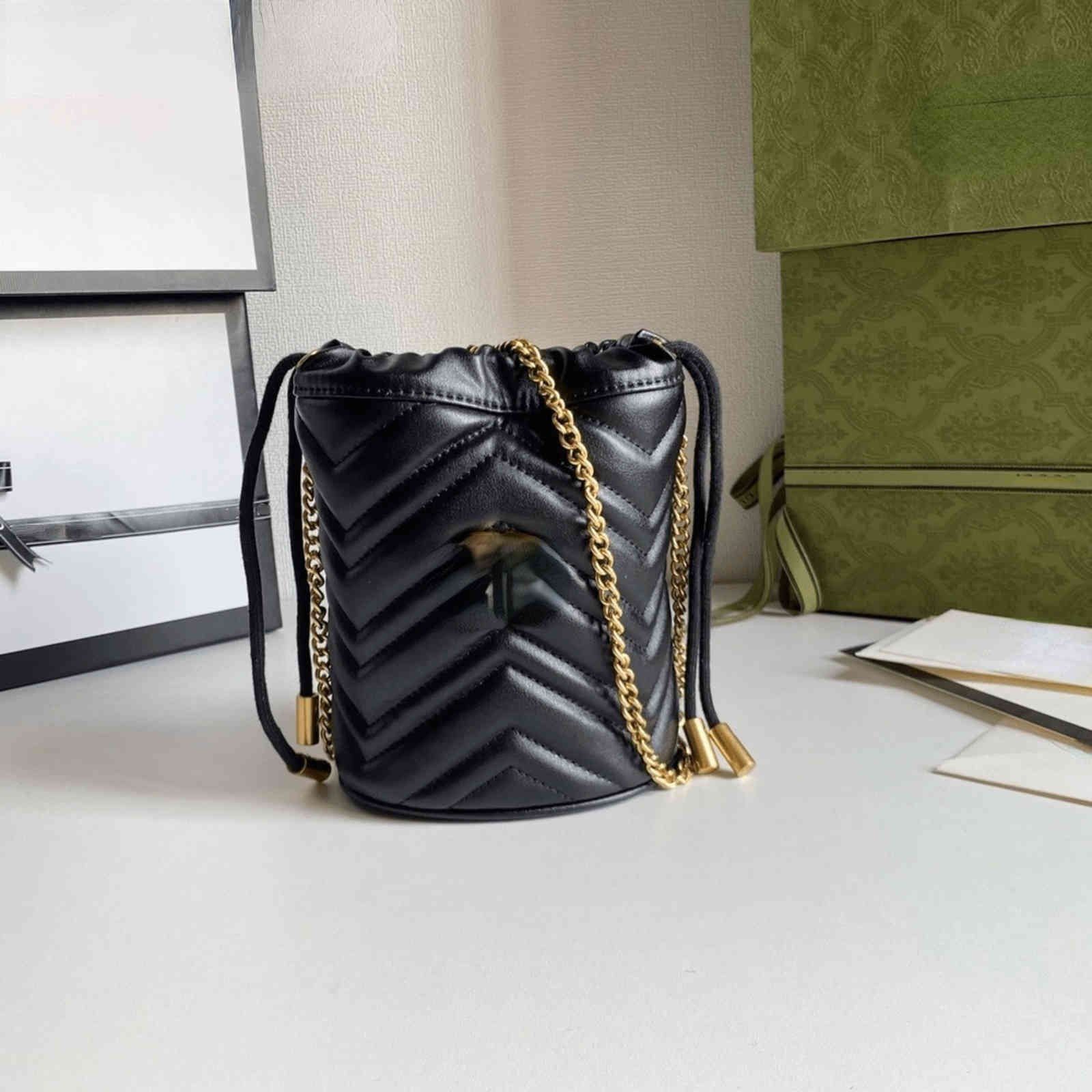 Shoulder Bucket Bags Women Handbag Female Black leather Fashion texture Design feels 211126
Shoulder Bucket Bags Women Handbag Female Black leather Fashion texture Design feels 211126