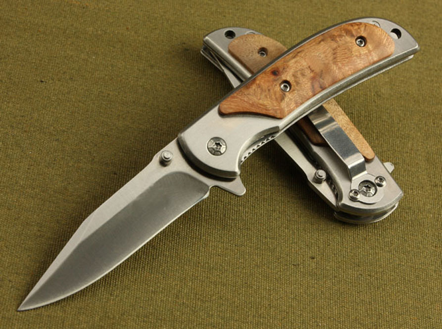 wholesale 338 332 FA15 X50 X49 DA43 Pocket Folding knife Outdoor camping hiking Small folding knife knives with original paper box pack
wholesale 338 332 FA15 X50 X49 DA43 Pocket Folding knife Outdoor camping hiking Small folding knife knives with original paper box pack