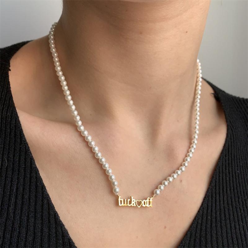Chokers Fashion FuckOff Letter Pendant Charm Pearl Necklace For Women Girl Individuality Vintage Ins Style Jewelry Gifts 2021 
Chokers Fashion FuckOff Letter Pendant Charm Pearl Necklace For Women Girl Individuality Vintage Ins Style Jewelry Gifts 2021