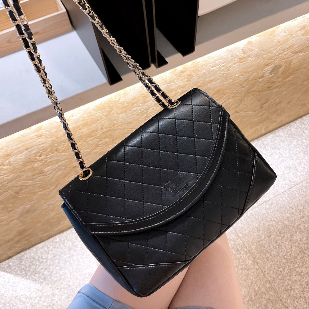 2021 high quality handbag, ladies pure color bag, classic diamond, fashion leather shoulder diagonal bag
2021 high quality handbag, ladies pure color bag, classic diamond, fashion leather shoulder diagonal bag