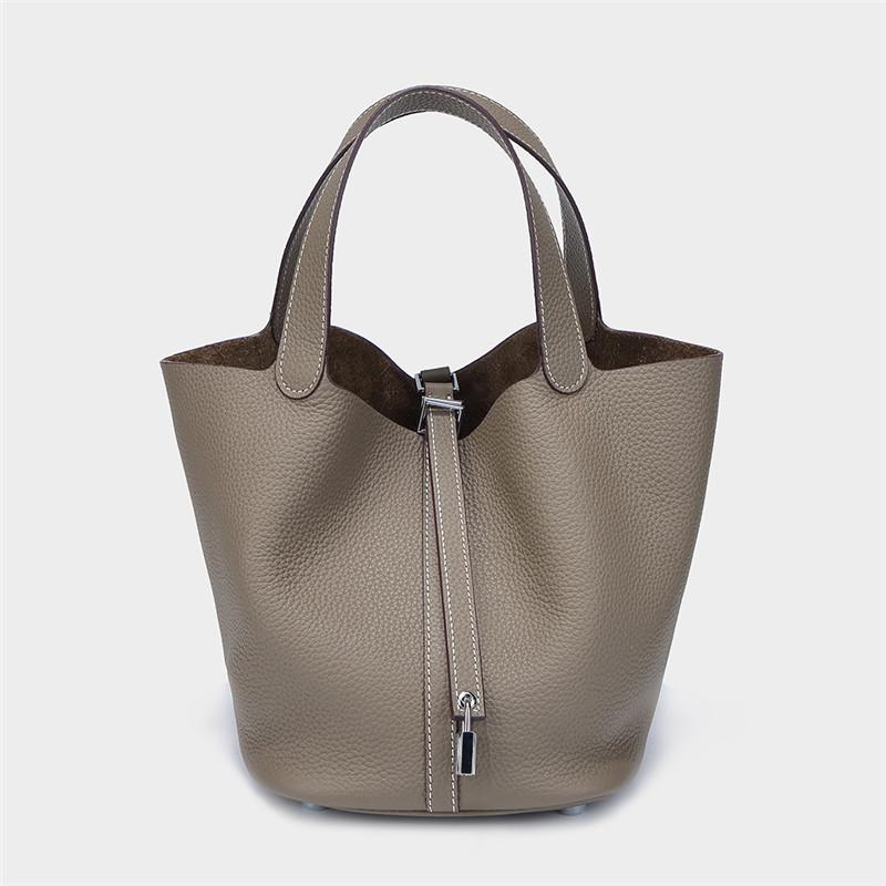 Hand Cowhide Brand Package Colorful Tide Basket Designer Luxury Woman Bag Lock New Head Layer Bucket 2020 Fashion Picotin Carry Handbag Pant, Black trumpet
Hand Cowhide Brand Package Colorful Tide Basket Designer Luxury Woman Bag Lock New Head Layer Bucket 2020 Fashion Picotin Carry Handbag Pant, Black trumpet