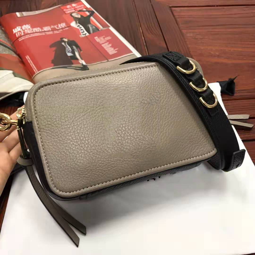 the softshot 21 crossbody bag Womens shoulder mini small Black fashion bag leather 100% Famous women brand handbags 2021, 13
the softshot 21 crossbody bag Womens shoulder mini small Black fashion bag leather 100% Famous women brand handbags 2021, 13