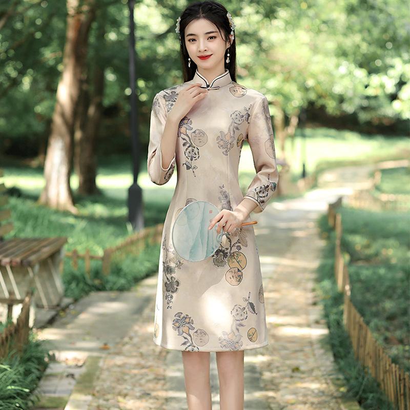 Ethnic Clothing Beige Print A-Line Vintage Qipao Slim Classic Mandarin Collar Chinese Dress Women Vestidos Improved Prom Gown Cheongsams
Ethnic Clothing Beige Print A-Line Vintage Qipao Slim Classic Mandarin Collar Chinese Dress Women Vestidos Improved Prom Gown Cheongsams