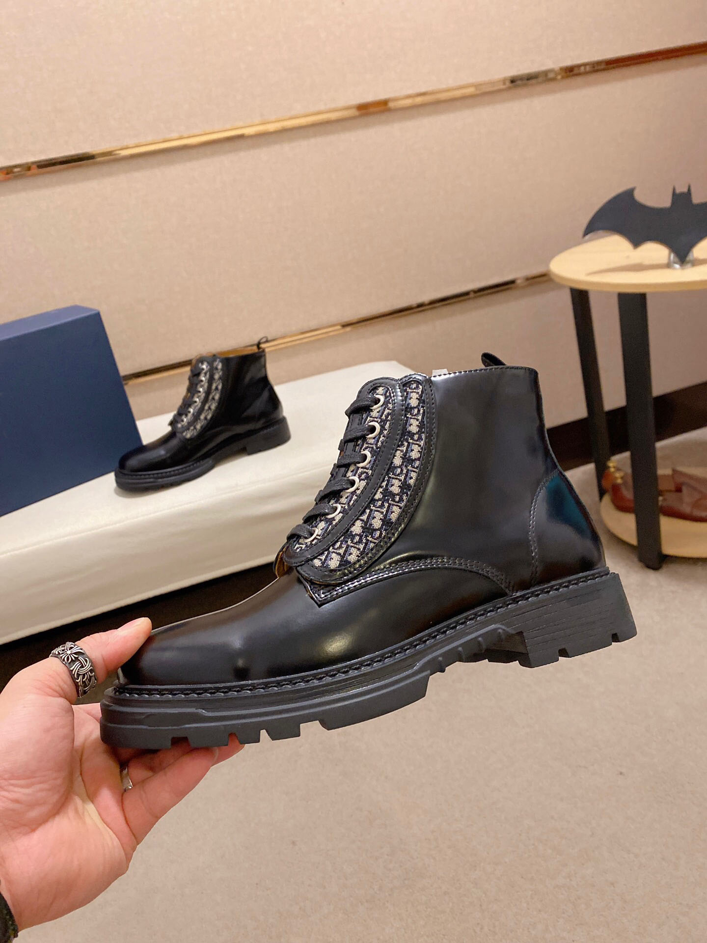 Mens Designer Fashion Famous Brand Ankle Boots Party Wedding Dress Shoes Men Classic Genuine Leather Casual Oxfords Size 38-45, Black
Mens Designer Fashion Famous Brand Ankle Boots Party Wedding Dress Shoes Men Classic Genuine Leather Casual Oxfords Size 38-45, Black