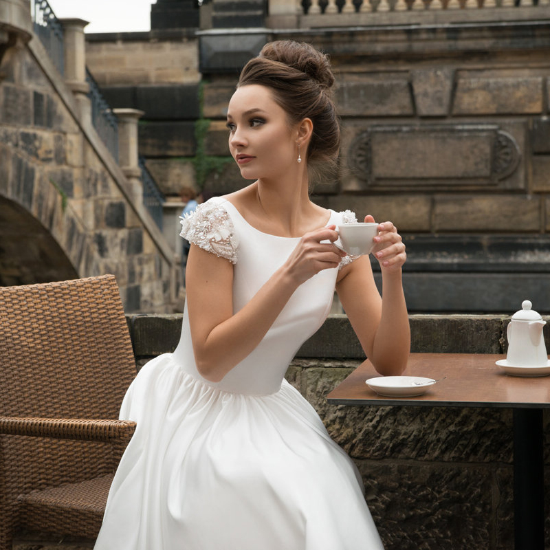 robe de mariee cap sleeves suknia lubna vestidos wedding Dress Robe De Soiree longue Formal simple robe de soiree bride to be, White
robe de mariee cap sleeves suknia lubna vestidos wedding Dress Robe De Soiree longue Formal simple robe de soiree bride to be, White