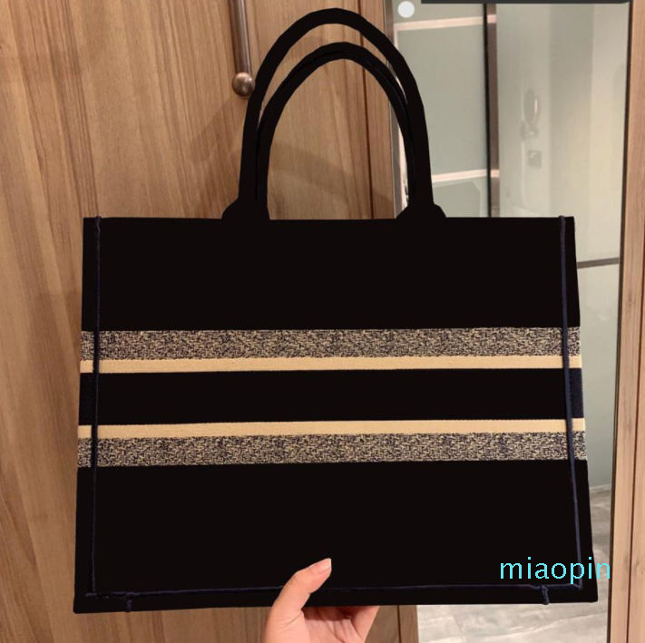 2020 Candy bag Top quality Genuine leather Shoulder handbag Messenger bags CrossBody bag women wallet fashion lady purse mens backpack Tote, Blue letters
2020 Candy bag Top quality Genuine leather Shoulder handbag Messenger bags CrossBody bag women wallet fashion lady purse mens backpack Tote, Blue letters