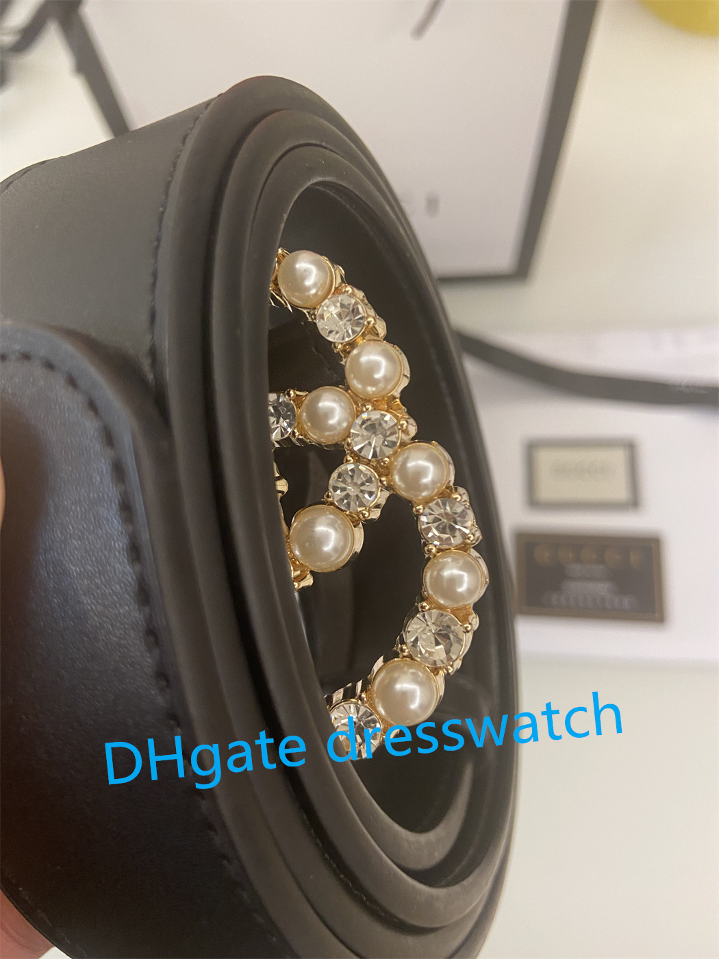 Luxury Designer men's and women's belts inlaid with pearl diamond gold silver pure cowhide belt 3.5mm box dustproof cloth small card gift rope handbag, With box
Luxury Designer men's and women's belts inlaid with pearl diamond gold silver pure cowhide belt 3.5mm box dustproof cloth small card gift rope handbag, With box
