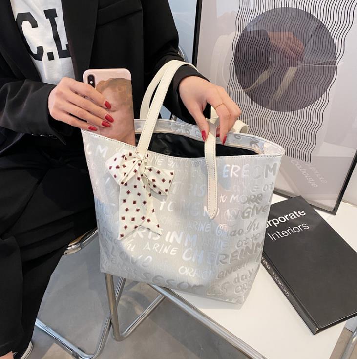 Shoulder Bags Female 2021 Color Changing Letter Women Fashion Silk Scarf Llarge Capacity Underarm Bag, Grey
Shoulder Bags Female 2021 Color Changing Letter Women Fashion Silk Scarf Llarge Capacity Underarm Bag, Grey