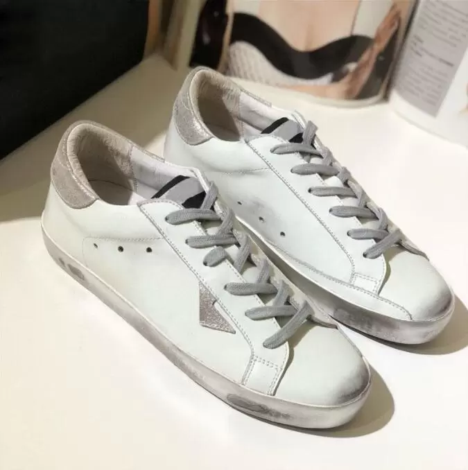 Italy Brand Do-old Dirty Casual Shoes Designer Golden Super Star Sequin Sneakers Men Women Goose Classic White Trainers EUR36-45, Color 38
Italy Brand Do-old Dirty Casual Shoes Designer Golden Super Star Sequin Sneakers Men Women Goose Classic White Trainers EUR36-45, Color 38