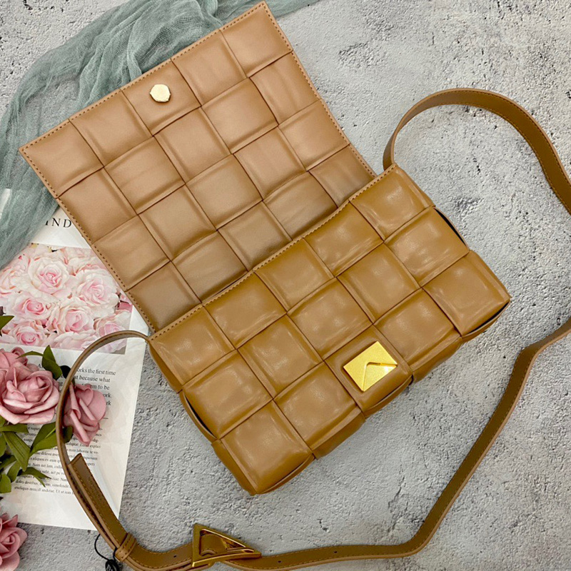 Women luxury designers leather cross-body bag Handbag Purse padded cassette Crossbody Quilted Flap Square shoulder bags fashion Ladies messenger Handbags totes, Gold hardware red
Women luxury designers leather cross-body bag Handbag Purse padded cassette Crossbody Quilted Flap Square shoulder bags fashion Ladies messenger Handbags totes, Gold hardware red