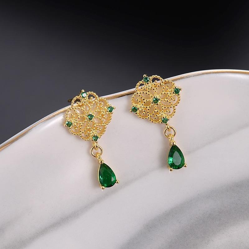 Stud Style Mosaic Gold The Stylish Turquoise Earrings Eardrop Only Beautiful Elegant Female Wholesale, Golden;silver
Stud Style Mosaic Gold The Stylish Turquoise Earrings Eardrop Only Beautiful Elegant Female Wholesale, Golden;silver