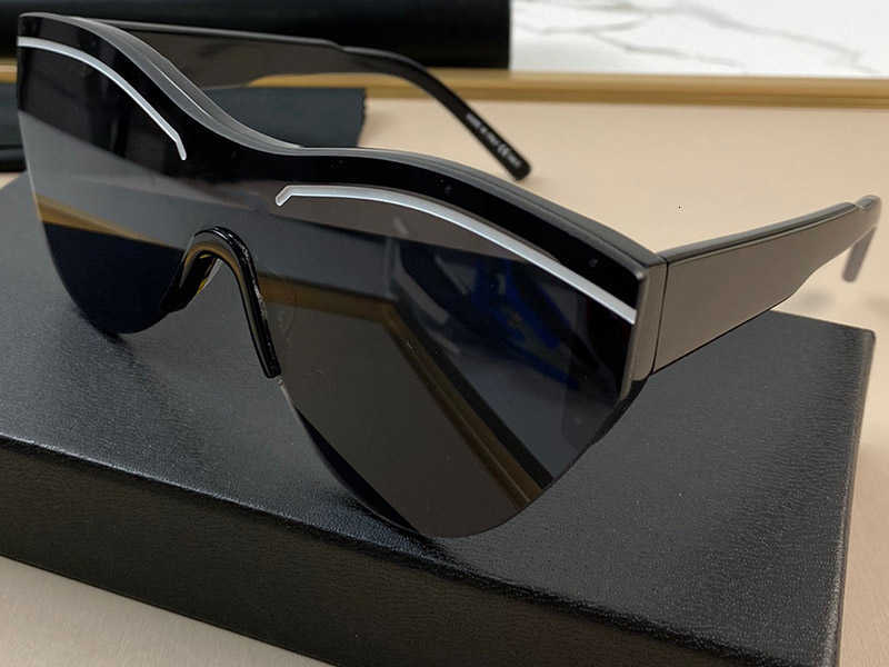 0004 Popular New Sunglasses Cat eye Half Frame Glasses Simple Men and Women Business Style Eyewear Lens Laser Top Quality UV400 protection
0004 Popular New Sunglasses Cat eye Half Frame Glasses Simple Men and Women Business Style Eyewear Lens Laser Top Quality UV400 protection