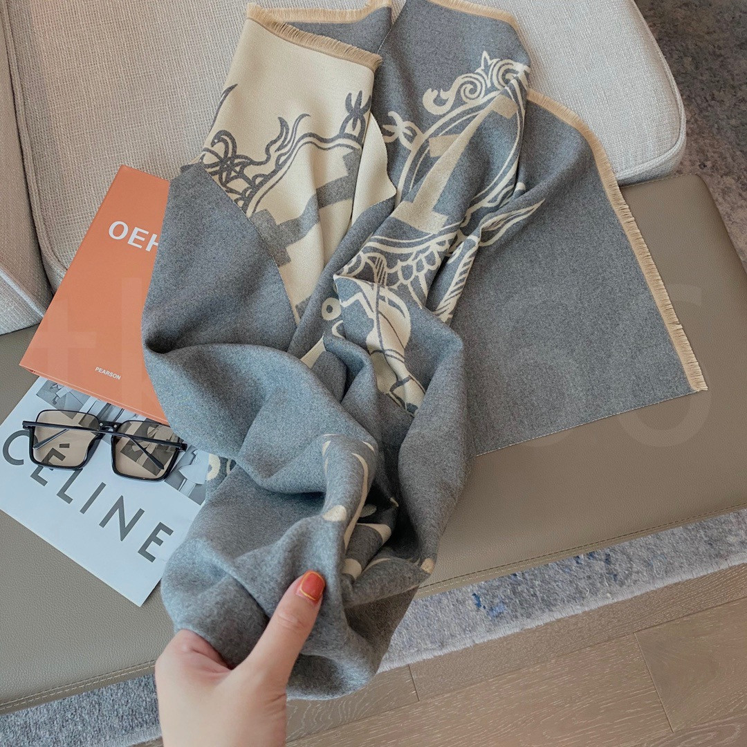 Winter scarf cashmere Scarves With box high quality horse scarfs classic senior gift comfortable Autumn and keep warm fashion luxury multicolor top1, Blue;gray
Winter scarf cashmere Scarves With box high quality horse scarfs classic senior gift comfortable Autumn and keep warm fashion luxury multicolor top1, Blue;gray