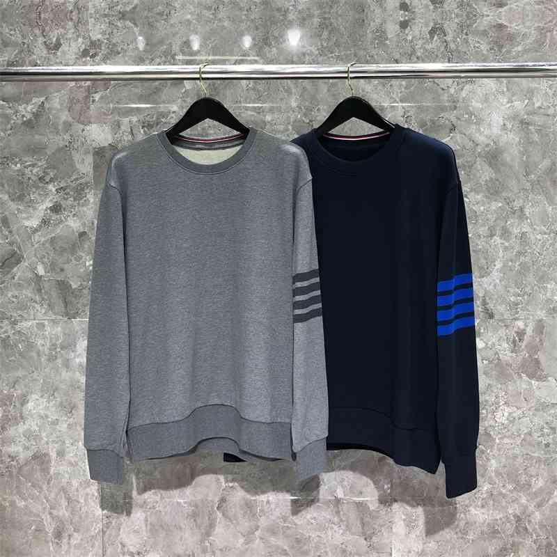 Dongguan original correct TB classic four bar round neck Korean yarn dyed sweater trend, Black
Dongguan original correct TB classic four bar round neck Korean yarn dyed sweater trend, Black