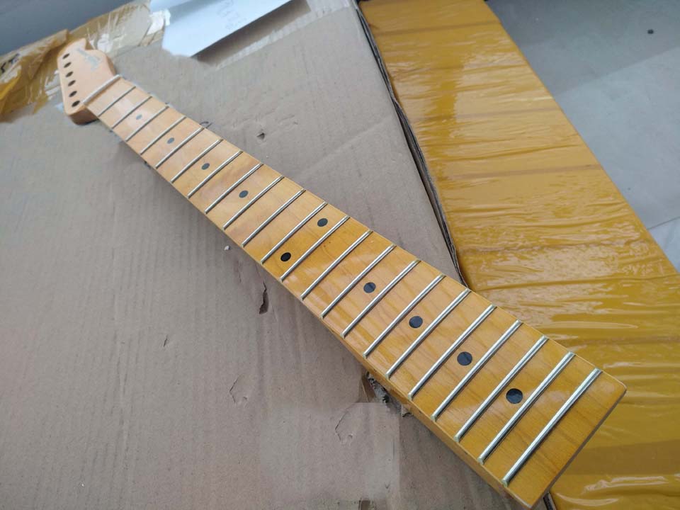 Other Retail Supplies New telecaster tele big headstock Factory Custom 6 Strings yellow Maple Electric Guitar Neck with 22 grid Fingerboard Marked от DHgate WW