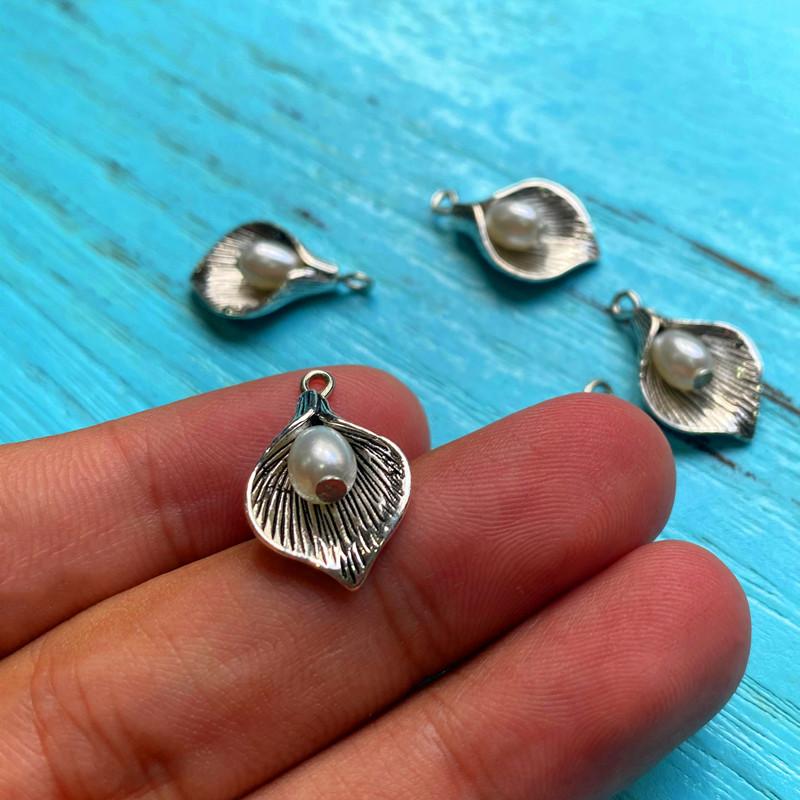Charms 15pcs Morning Glory Connector Women Jewelry DIY Necklace Bracelet Key Chain Aesthetic Accessories Making Supplies, Bronze;silver
Charms 15pcs Morning Glory Connector Women Jewelry DIY Necklace Bracelet Key Chain Aesthetic Accessories Making Supplies, Bronze;silver