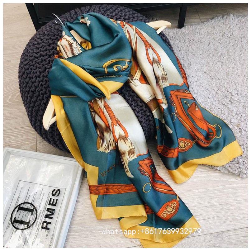 New Gift 2021 Fashion Winter Unisex Top 100% Cashmere Scarf For Men Women High End Designer 2021 famous designer ms xin design quality 180x9, Blue;gray
New Gift 2021 Fashion Winter Unisex Top 100% Cashmere Scarf For Men Women High End Designer 2021 famous designer ms xin design quality 180x9, Blue;gray