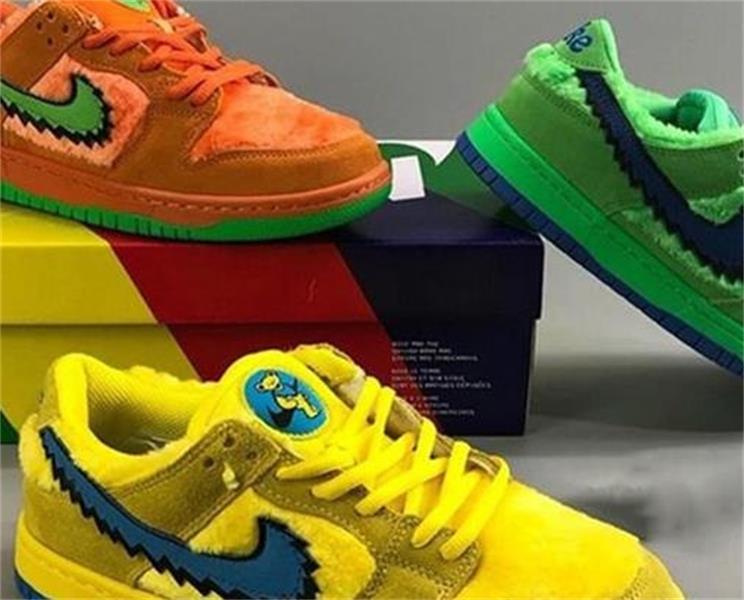 20SS Triple Sà Dùnk Low PRO QS Designer Luxury Decorations Five Bears Pack Yellow Beaes Fashion Hommes Kanye Sneakers Mens Casual 0318 Shoes 36-45
20SS Triple Sà Dùnk Low PRO QS Designer Luxury Decorations Five Bears Pack Yellow Beaes Fashion Hommes Kanye Sneakers Mens Casual 0318 Shoes 36-45