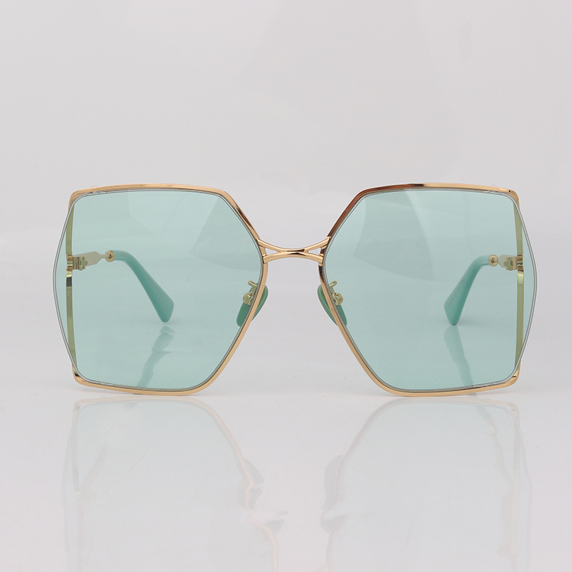 Square metal frame women sunglasses clear lenses green trips
Square metal frame women sunglasses clear lenses green trips