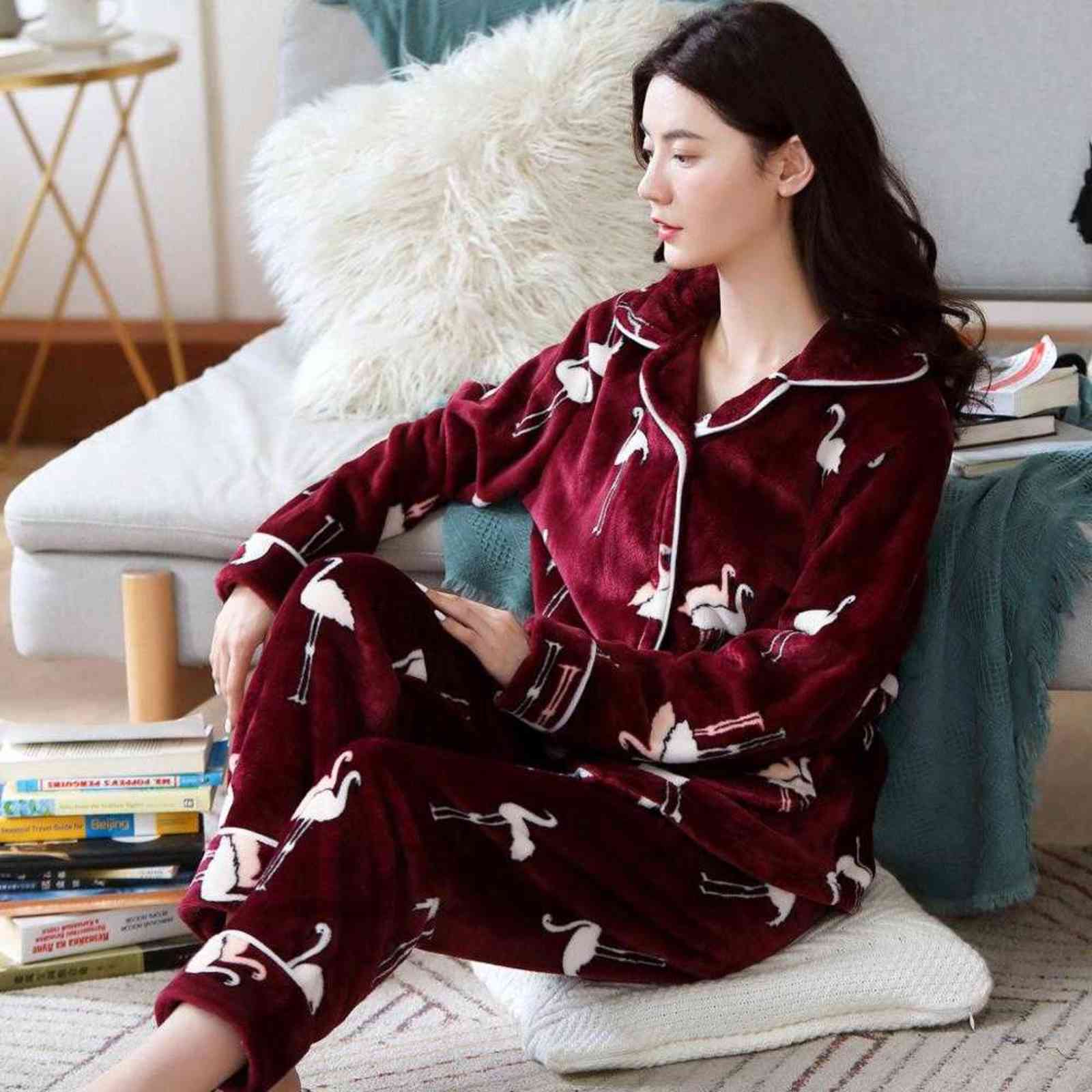 2 Pieces Winter Women Thicken Warm Soft Pajamas Female Flannel Pajamas Set Mujer Long Sleeve Sleepwear for Girls Ladies Pyjamas 211109