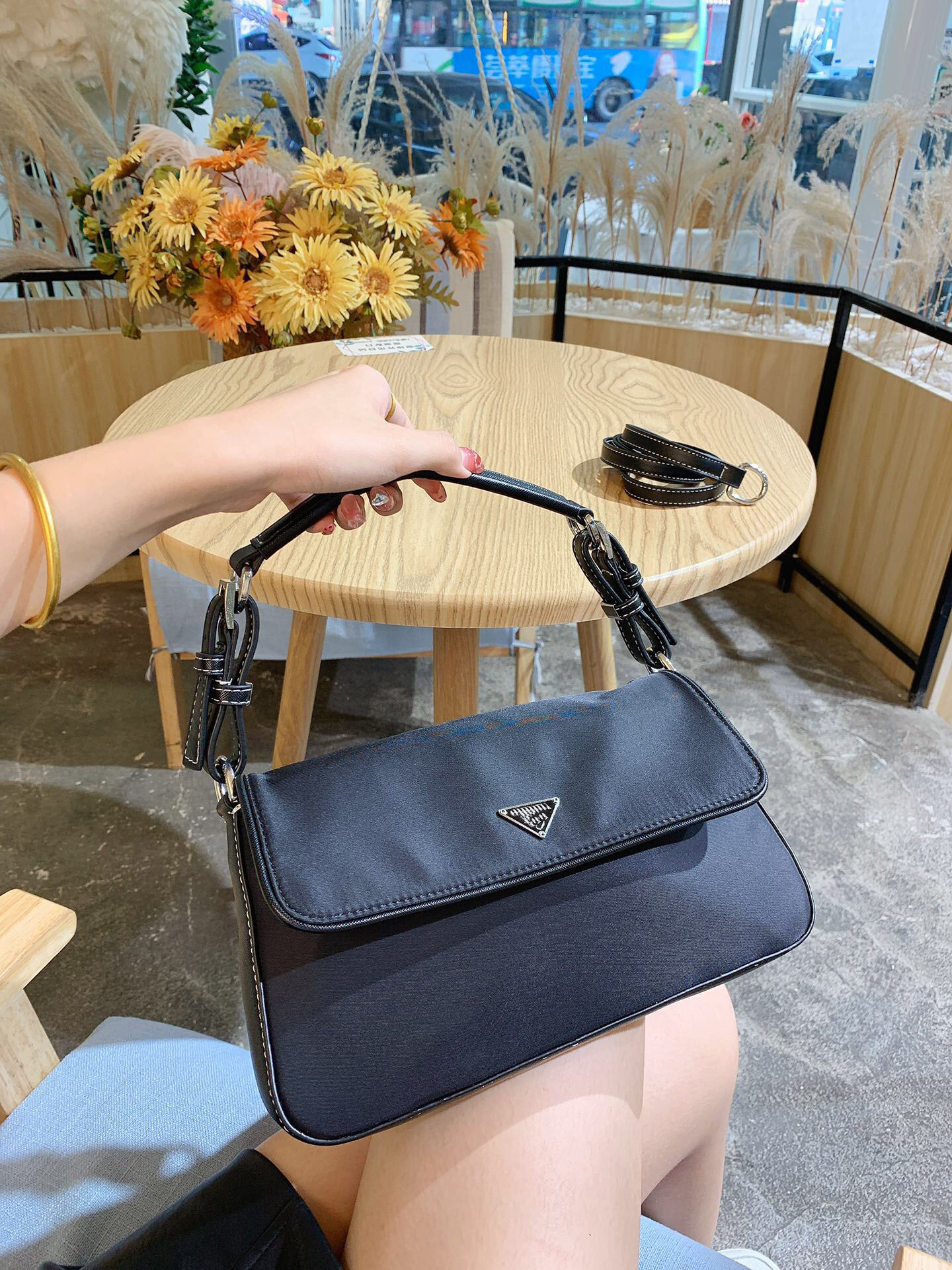 Real Leather Shoulder Bags high quality nylon Handbags Bestselling Designer womens Luxury wallet women Crossbody bag Hobo purses baguette
Real Leather Shoulder Bags high quality nylon Handbags Bestselling Designer womens Luxury wallet women Crossbody bag Hobo purses baguette