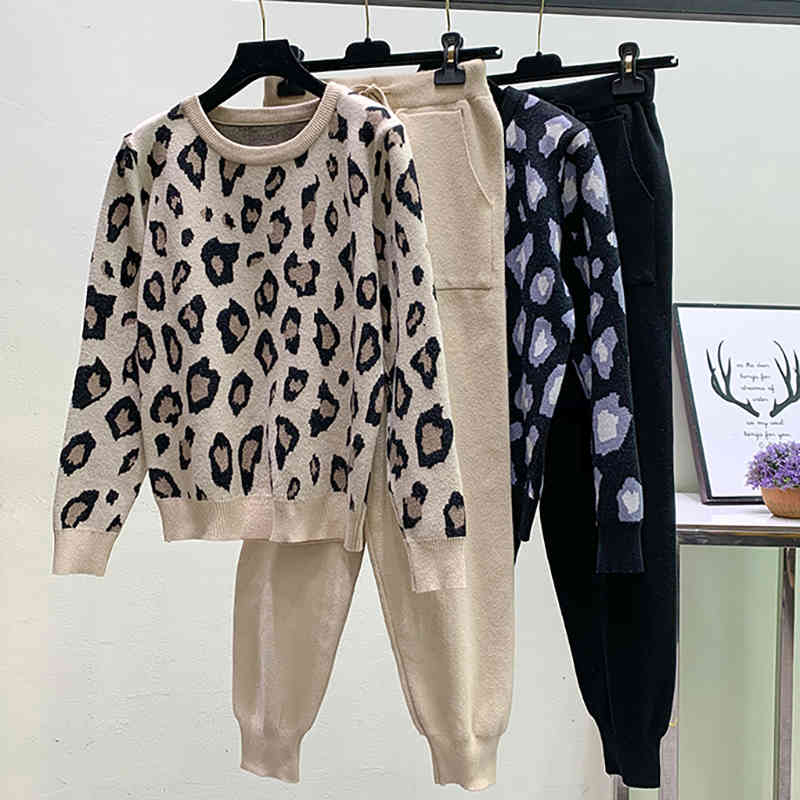 Autumn Winter Women's Tracksuits Casual Pantsuit 2piece Set Printing Short Sleeve Tops Fashion Sportswear Calf-Length Pants 210506