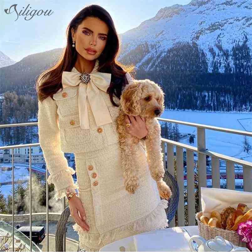 Runway Ladies Wool 2-Piece Set Summer Luxury Diamond Bow Gold Short Tweed Jacket Coat Tassel Skirt 210525, Beige
Runway Ladies Wool 2-Piece Set Summer Luxury Diamond Bow Gold Short Tweed Jacket Coat Tassel Skirt 210525, Beige