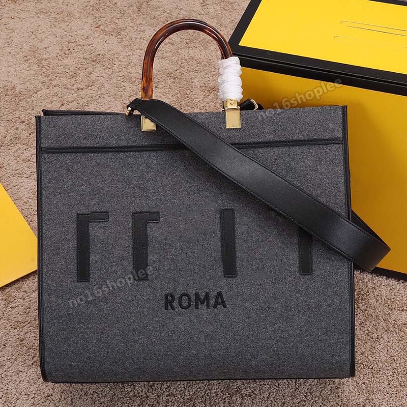 2021 Oversized shoulder bag Top quality Luxurys Designer hobo women Golden letters lady Genuine leather handbag MON0GRAM free Crossbody bags
2021 Oversized shoulder bag Top quality Luxurys Designer hobo women Golden letters lady Genuine leather handbag MON0GRAM free Crossbody bags