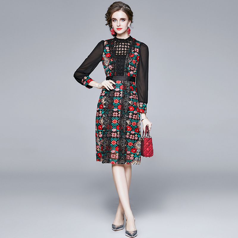 Fashion Designer Women Luxury Embroidery Mesh Dress Elegant Cocktail Party Robe Ladies Vintage Black Sexy Floral Dresses Vestido 210525
Fashion Designer Women Luxury Embroidery Mesh Dress Elegant Cocktail Party Robe Ladies Vintage Black Sexy Floral Dresses Vestido 210525