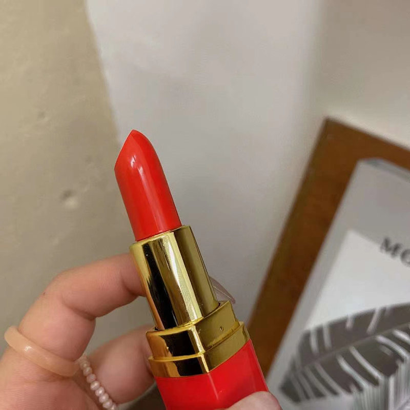 Brand Cosmetic Matte lipstick 2pcs/set high quality makeup Press the red tube Nude Christmas gift, Mixed color
Brand Cosmetic Matte lipstick 2pcs/set high quality makeup Press the red tube Nude Christmas gift, Mixed color