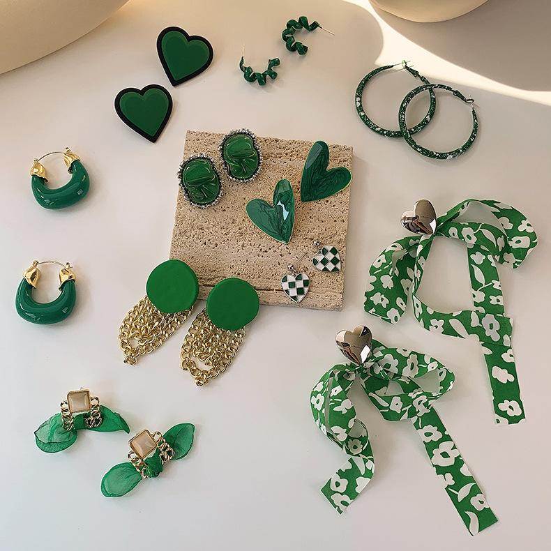 Dangle & Chandelier 2022 Korean Vintage Green Bowknot Heart Geometric Crystal Earrings For Women Fashion Jewelry Spray Paint Brincos, Silver
Dangle & Chandelier 2022 Korean Vintage Green Bowknot Heart Geometric Crystal Earrings For Women Fashion Jewelry Spray Paint Brincos, Silver