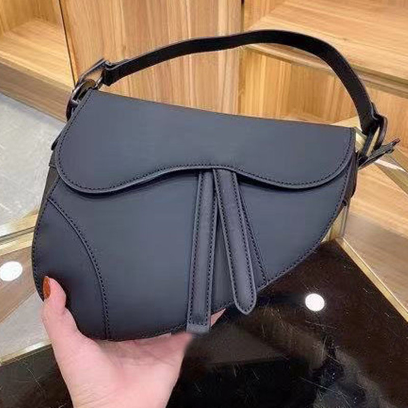 2021 designers classic must-have handbag lady's saddle bags fashionable shoulder handbags genuine leather women multicolor totes crossb
2021 designers classic must-have handbag lady's saddle bags fashionable shoulder handbags genuine leather women multicolor totes crossb