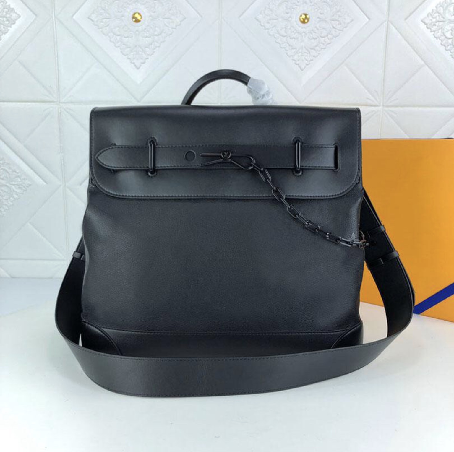 M44731 Italy Luxury designer Messenger bags classic Steamer bag MEN shoulder bags luxurys designers business BAGS fashion men shopping bag Size:38 x 39 x 15cm, Have dust bag
M44731 Italy Luxury designer Messenger bags classic Steamer bag MEN shoulder bags luxurys designers business BAGS fashion men shopping bag Size:38 x 39 x 15cm, Have dust bag