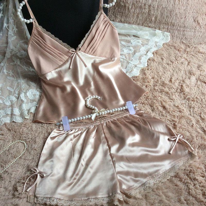 2021 summer style pajamas sets Women Female Sleep set Women's Deep V-neck Sexy Spaghetti Strap Shorts Sleepwear silk homewear, White
2021 summer style pajamas sets Women Female Sleep set Women's Deep V-neck Sexy Spaghetti Strap Shorts Sleepwear silk homewear, White