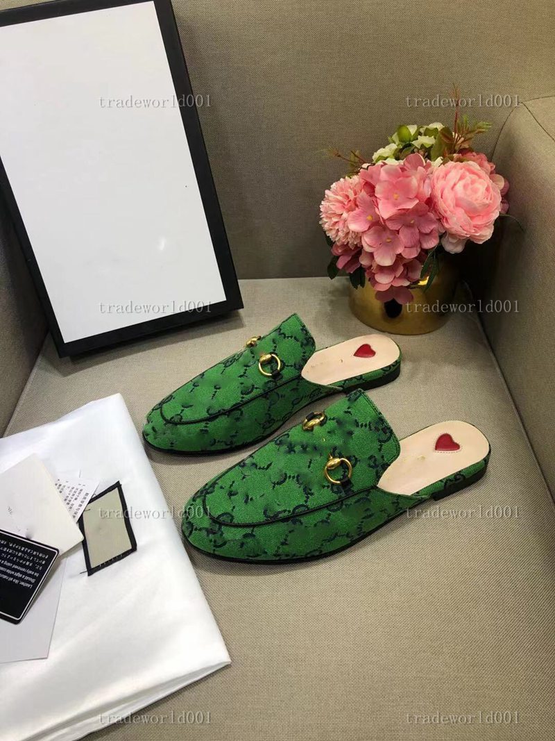 child 2021 luxury Women Summer Lace Velvet Slippers Princetown Genuine Leather Mules Loafers Flats With Buckle Bees Snake Pattern
child 2021 luxury Women Summer Lace Velvet Slippers Princetown Genuine Leather Mules Loafers Flats With Buckle Bees Snake Pattern