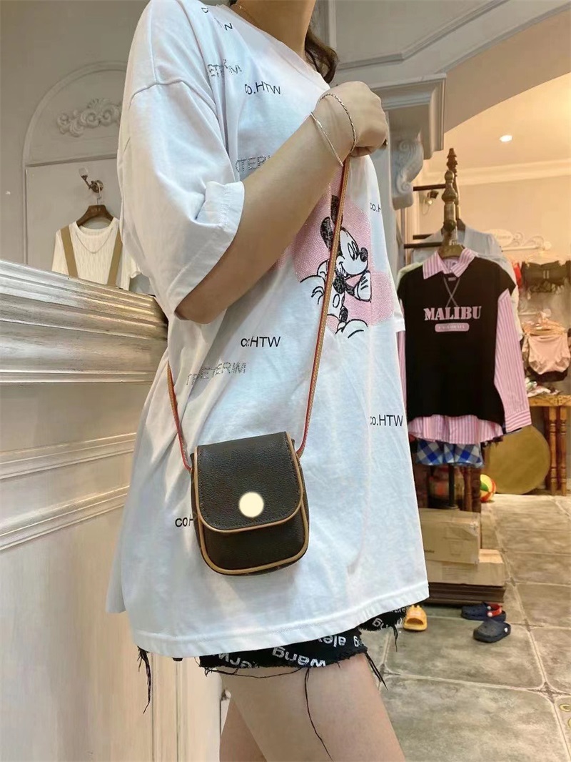 50%off Women's Luxury brand designer cellphone pouch old flower waist bag with retail box and dustproof bags 1852 spinnertoys
50%off Women's Luxury brand designer cellphone pouch old flower waist bag with retail box and dustproof bags 1852 spinnertoys
