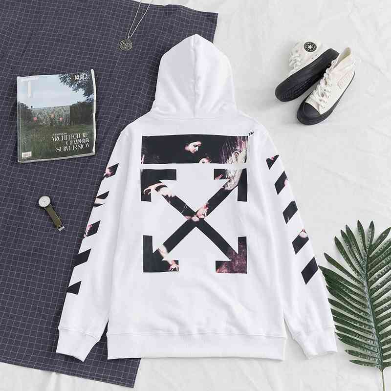 Correct Version 2021 Autumn Winter New Of Ow Adhesive Tape Overlapping Letter Warning Strip Men's And Women's White Round Neck Sweater, Black
Correct Version 2021 Autumn Winter New Of Ow Adhesive Tape Overlapping Letter Warning Strip Men's And Women's White Round Neck Sweater, Black