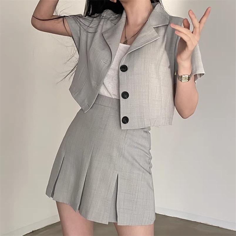 Korea Summer Two Piece Set Elegant Notched Office OL Short Blazer + High Waist Mini Pleated Skirts Outfits 210519, Photo color
Korea Summer Two Piece Set Elegant Notched Office OL Short Blazer + High Waist Mini Pleated Skirts Outfits 210519, Photo color