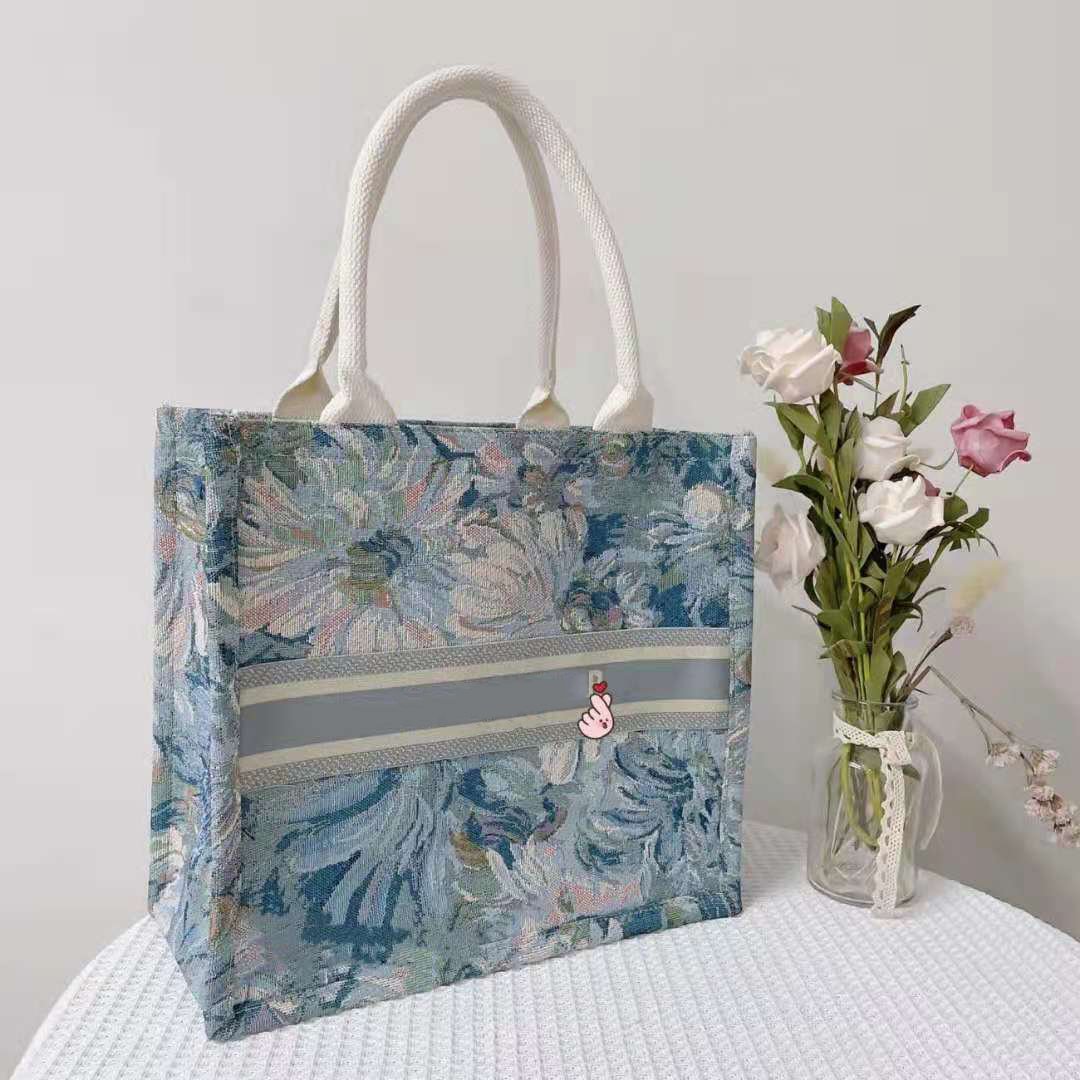 Design shopping bag classic black fashion red low-key gray elegant blue ladies high quality brand portable 2021
Design shopping bag classic black fashion red low-key gray elegant blue ladies high quality brand portable 2021