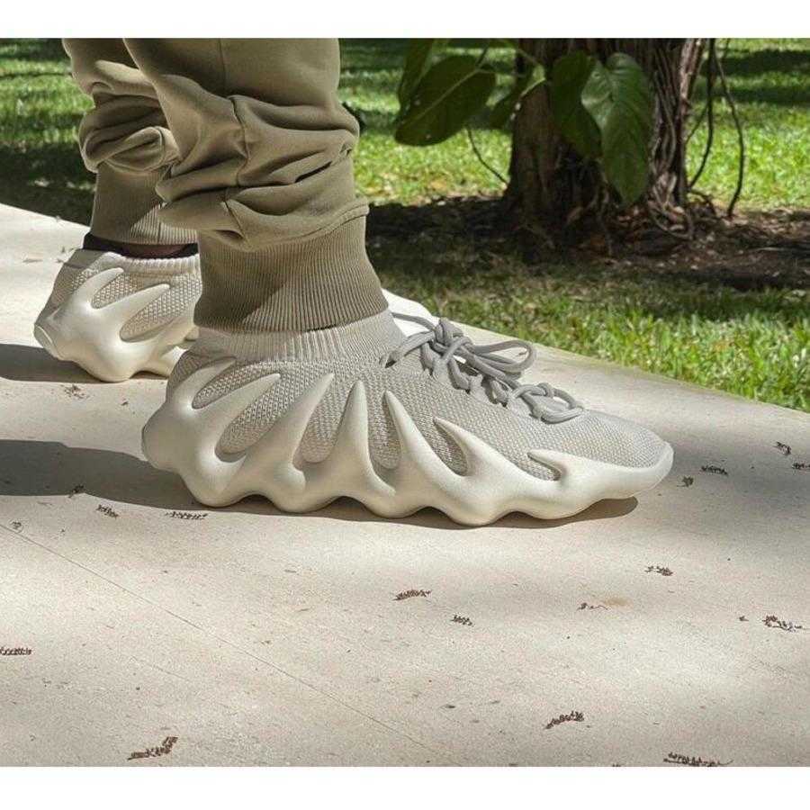 Cloud White 450 Supply Kanye Running shoes West Men Women Black Top Comfortable casual outdoor shoe Sneaker 36-45KUTe C2
Cloud White 450 Supply Kanye Running shoes West Men Women Black Top Comfortable casual outdoor shoe Sneaker 36-45KUTe C2