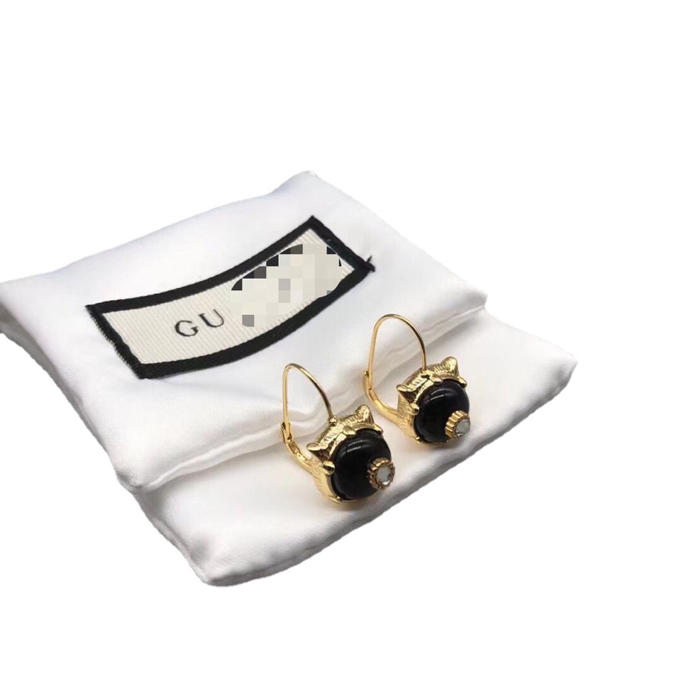 Luxury stud G letter 21 new earrings personality Tiger earrings summer niche design, Golden;silver
Luxury stud G letter 21 new earrings personality Tiger earrings summer niche design, Golden;silver