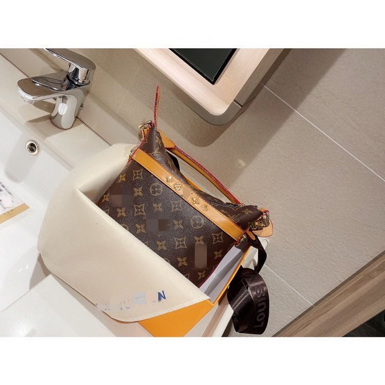 A7 LV LOUIS VITTON Bags original patent handbag top quality wallet famous designer luxury lady purse woman bag wholesale, Red;black
A7 LV LOUIS VITTON Bags original patent handbag top quality wallet famous designer luxury lady purse woman bag wholesale, Red;black