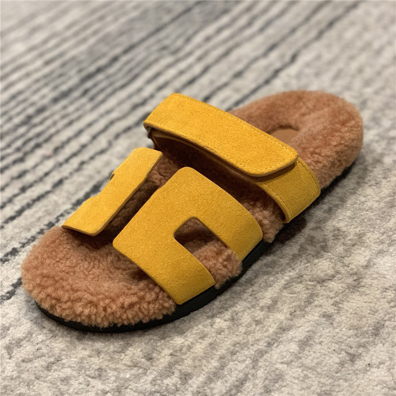 2021 Luxe Designer Ladies Slippers Classic Twill Soft Leather Flip Flops Casual Flat Sandals Lazy Shoes Top Quality 35-40 Size, Make up the difference
2021 Luxe Designer Ladies Slippers Classic Twill Soft Leather Flip Flops Casual Flat Sandals Lazy Shoes Top Quality 35-40 Size, Make up the difference