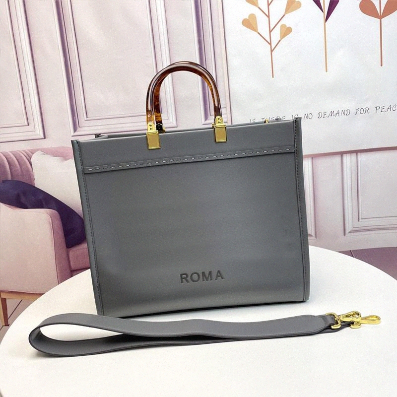 designers tote bag Luxurys Designer handbags Leather crossbody shoulder bags large capacity handbag Metal letter strap Rome e5ZQ#
designers tote bag Luxurys Designer handbags Leather crossbody shoulder bags large capacity handbag Metal letter strap Rome e5ZQ#